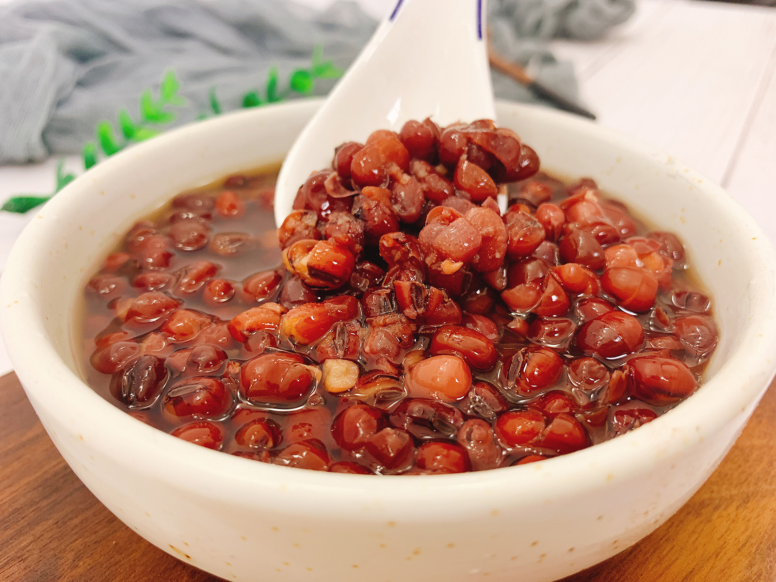 泡好的红豆怎么煮容易熟,怎样煮红豆既软烂还不开花