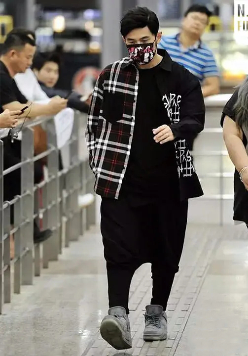 矮个子男士怎么穿搭才显高,矮个子男生怎么穿搭显高韩版宽松