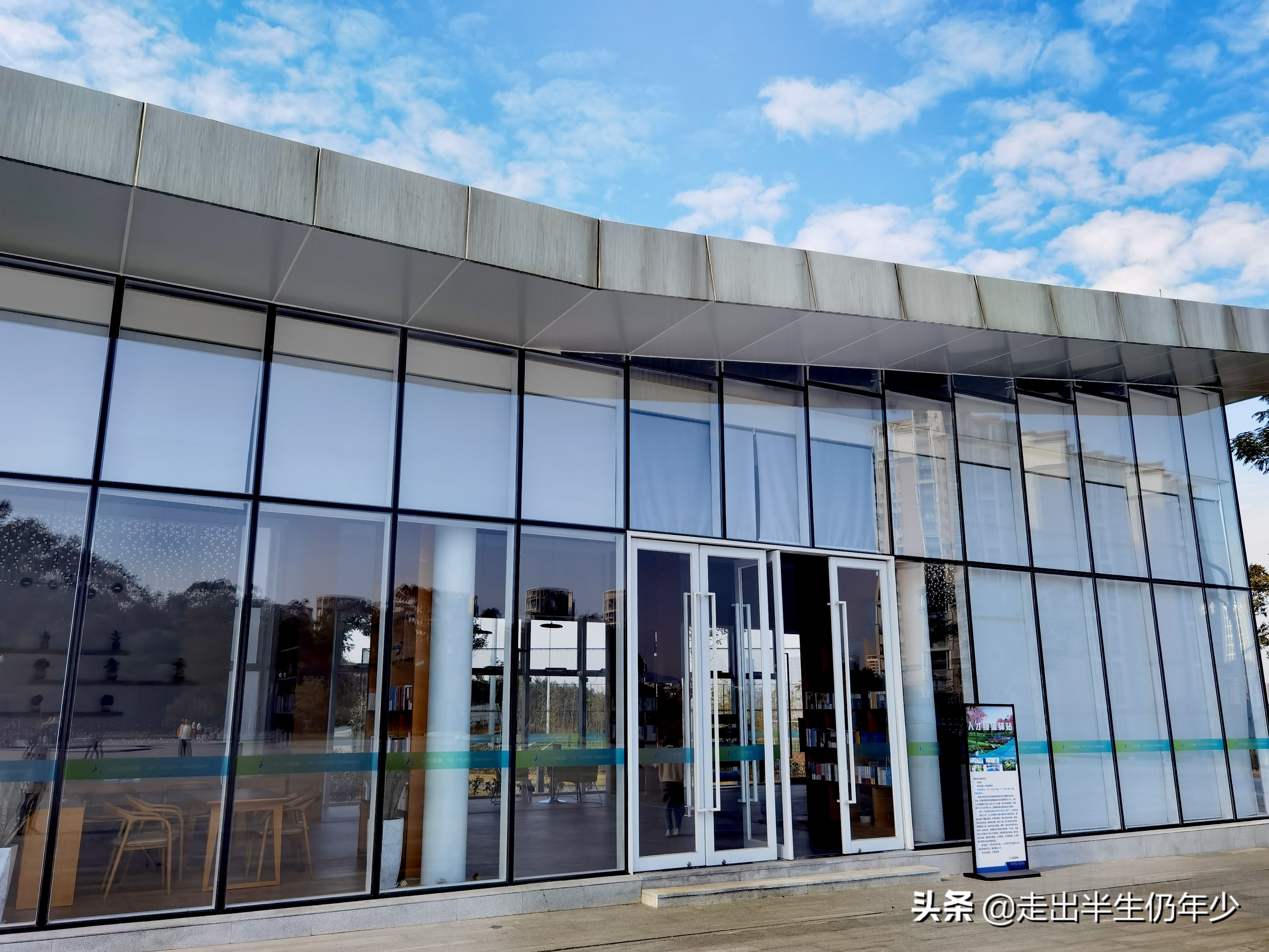 深圳有多少个公园景点,深圳室内足球场