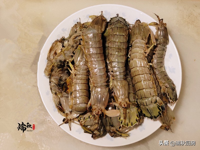 入夏后，又到了吃“海中蜈蚣”的季节，肉体肥美，错过还需等一年