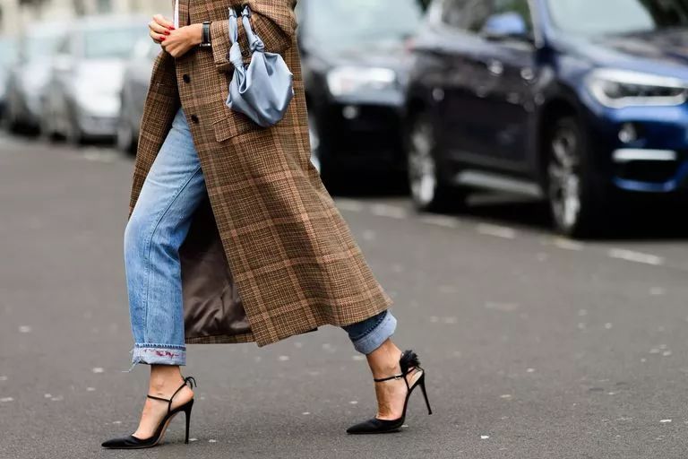 一条丝巾有多种搭配方法,丝巾的十种搭法