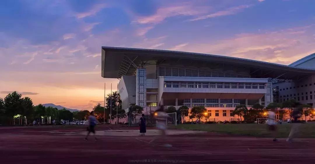 南师大马拉松开幕式,最美南师