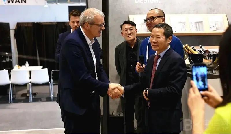 专业定制中高端淋浴房,专业定制高端淋浴房