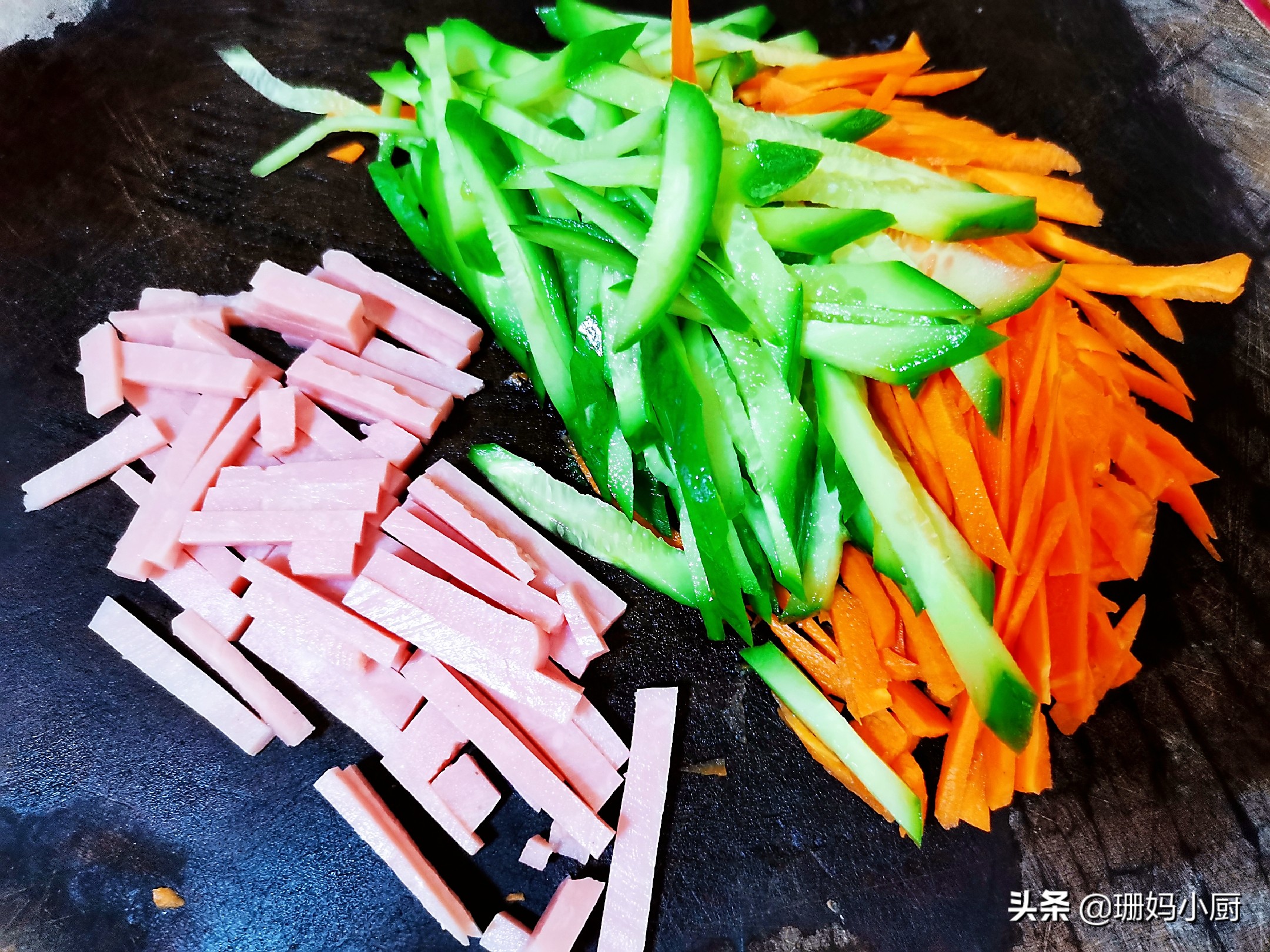 米粉炒得很好根根分明又不粘,怎样炒米粉才能又软又好吃