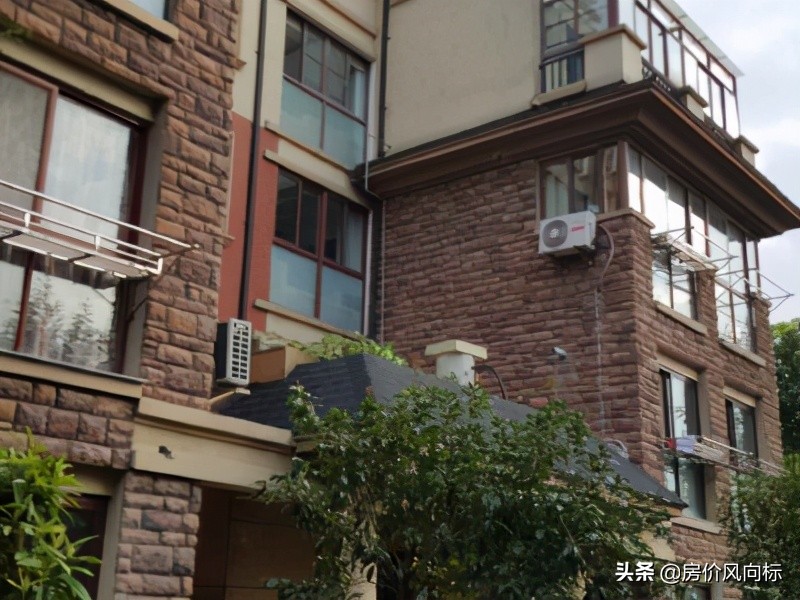 南京买二手房300到450万,南京二手房2023年的挂牌量