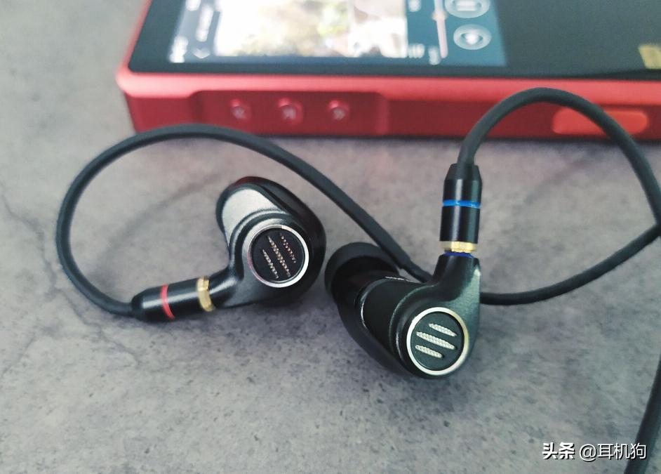 七单元旗舰耳机,价格高配置低却持续热卖