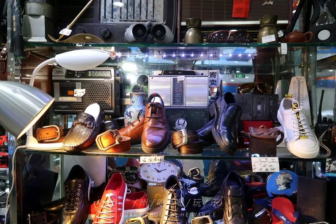 旧货市场机械胶片相机,120块的理光傻瓜胶片相机