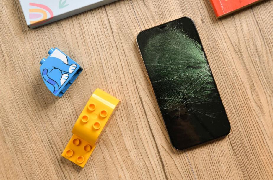 手机防蓝光钢化膜排行榜,手机高清防摔最好的钢化膜有哪些