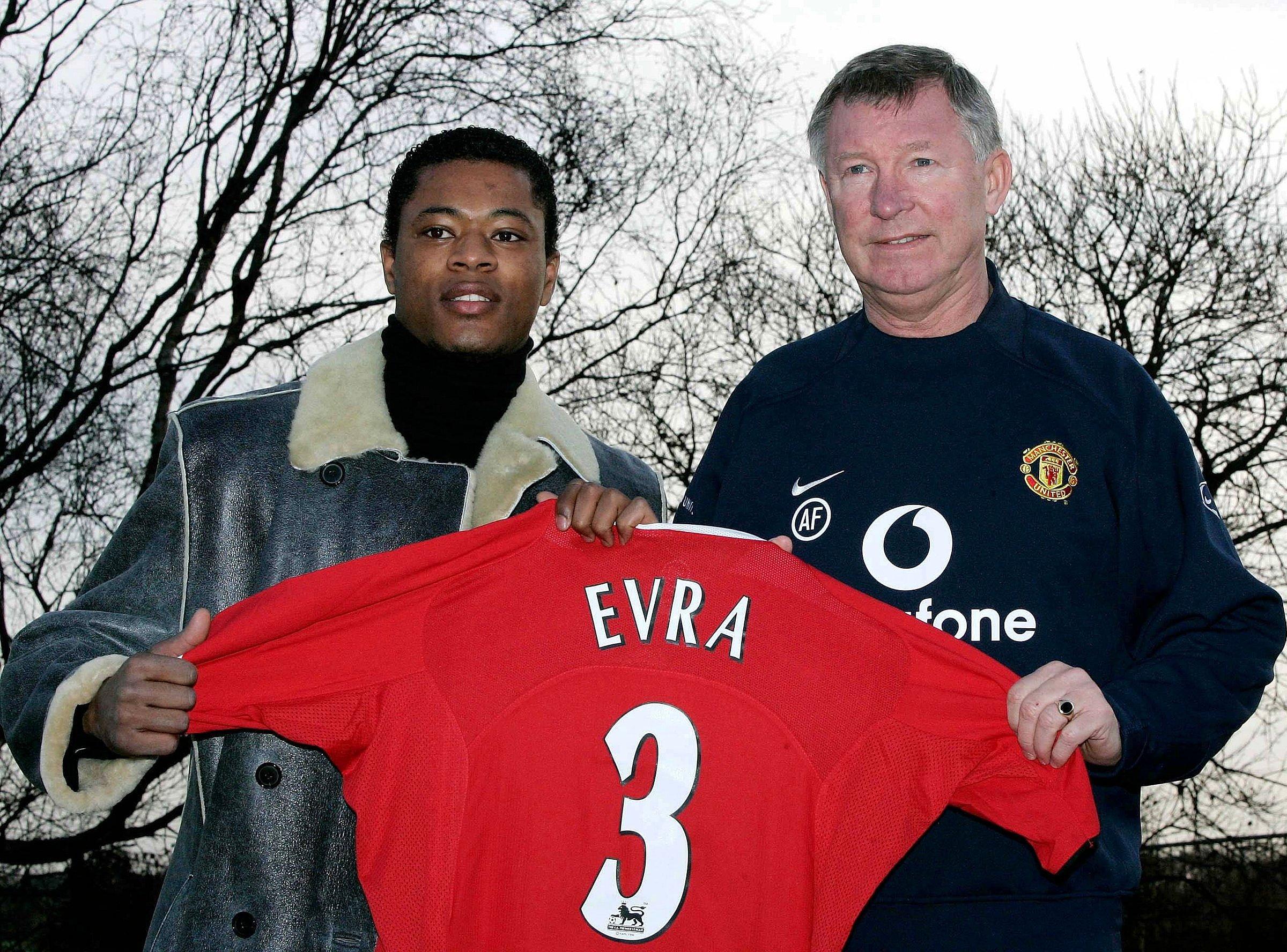 埃弗拉庆祝曼联夺冠,足坛故事录