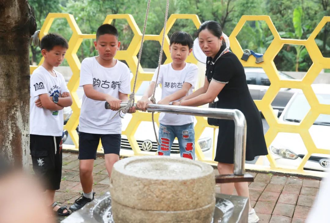 组图：武平县琴韵古筝行六一暨周年庆亲子活动圆满举行