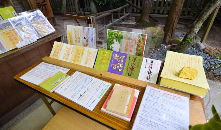 日本寺庙必求的这样东西，代购、黄牛翻几倍售卖？游客：值得