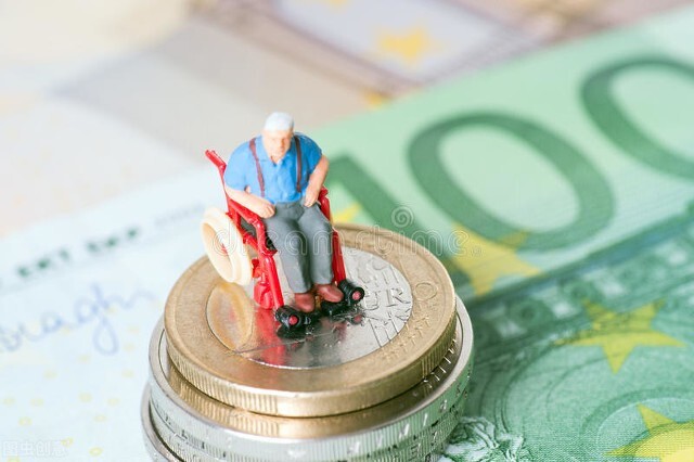 老年人下车突然跌倒是何原因,老年人血压突然升高如何急救