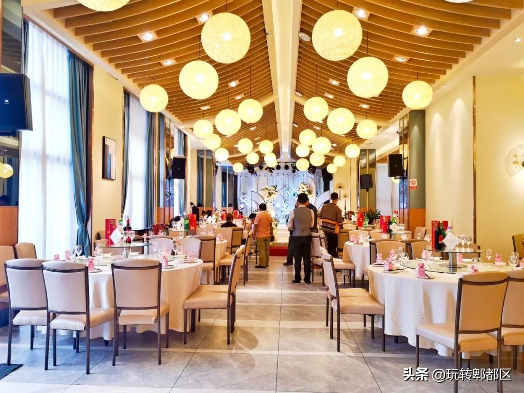 北有全聚德，南有兰烤鸭！云南小刀鸭入驻大蓉和，惹火郫都吃货圈