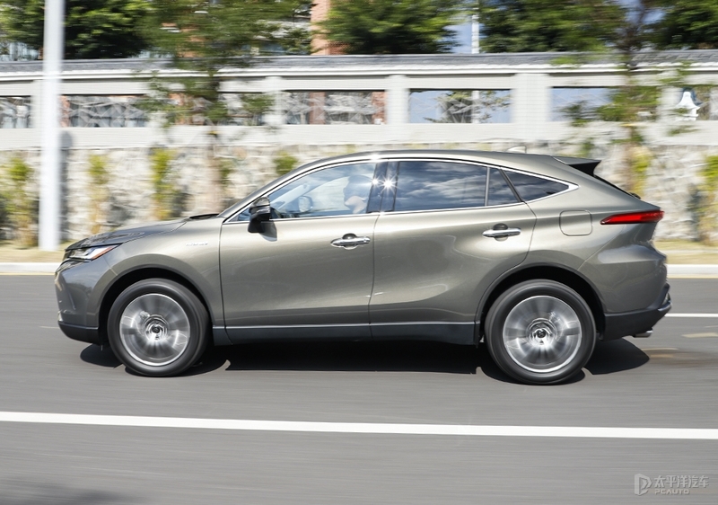 雷克萨斯nx350h和凌放,雷克萨斯nx和凌放