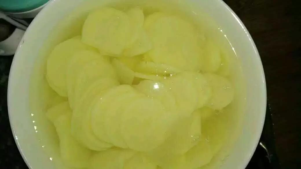 牛奶过期能浇哪些花卉植物,牛奶过期了怎么处理浇绿植