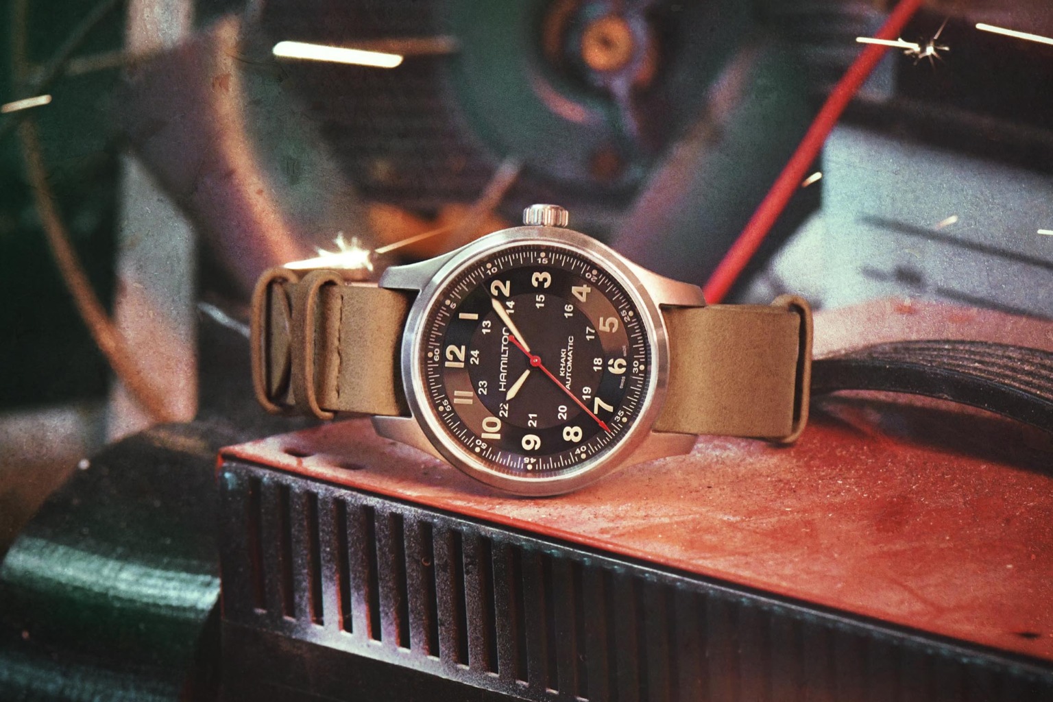 汉米尔顿卡其战野42,汉米尔顿孤岛惊魂手表