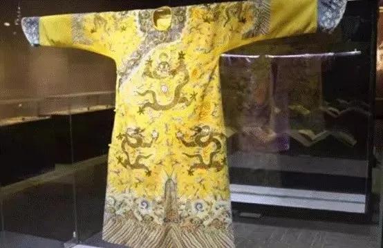 皇帝的龙袍从来不洗完整版,皇帝的龙袍从来不洗臭了怎么办