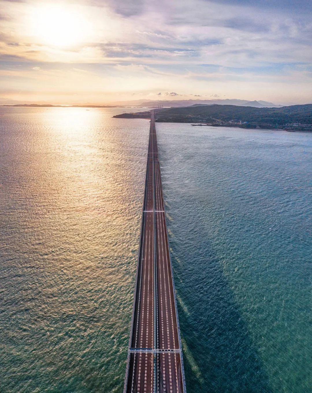 “蓝眼睛”迎来大爆发！现实版“奇幻漂流”，大海已经美成星河