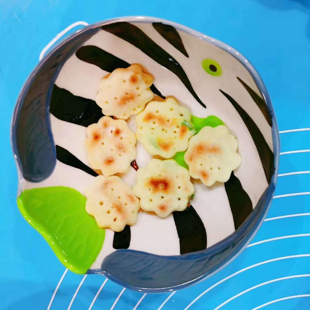 胃酸分泌过多可以吃苏打饼干吗,苏打饼干中和胃酸推荐