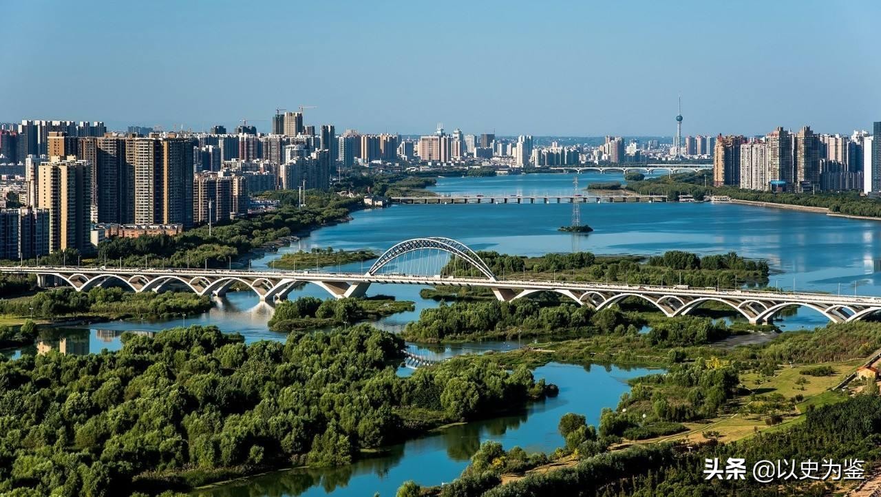 榄忓浗瑕嗙伃鍜屾浌涓曠殑鏂版斂鏈夊叧绯诲悧,鏇逛笗闆掗槼