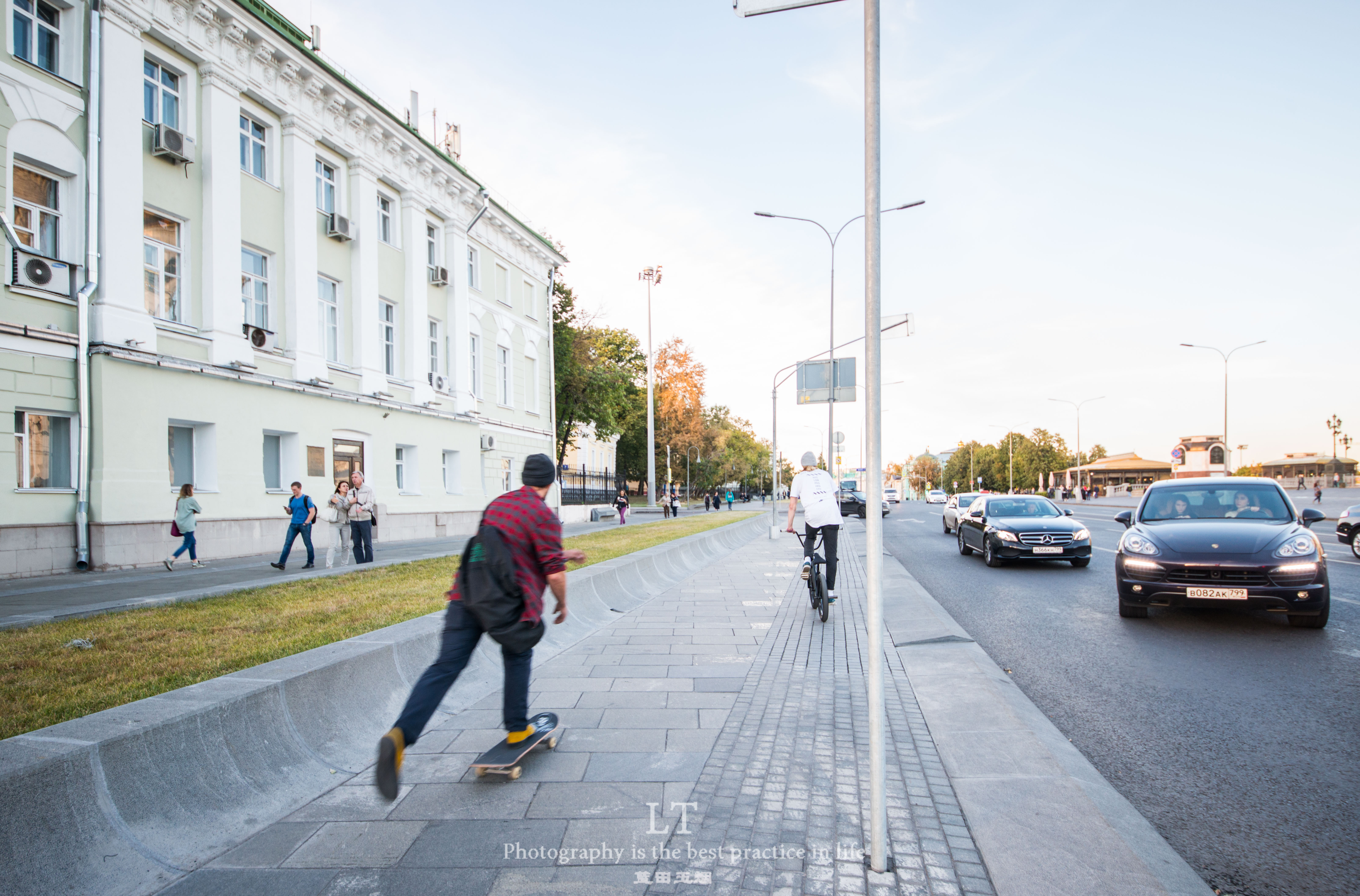 在战斗民族俄罗斯旅游，一看俄罗斯美少女，二看俄罗斯大妈变美妇