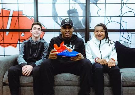 米切尔要求阿迪达斯出签名鞋,阿迪达斯米切尔最新款篮球鞋