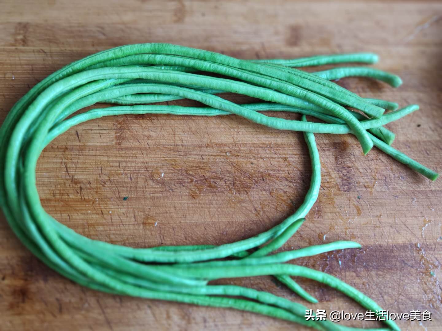 豆角包饺子需要焯水嘛,豆角包饺子要不要焯水