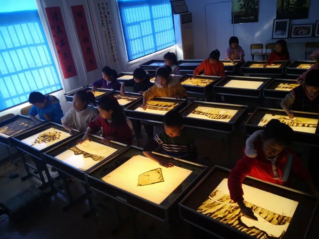 线上沙画师训课程已全面开启！帮助你的学校开启少儿沙画课程