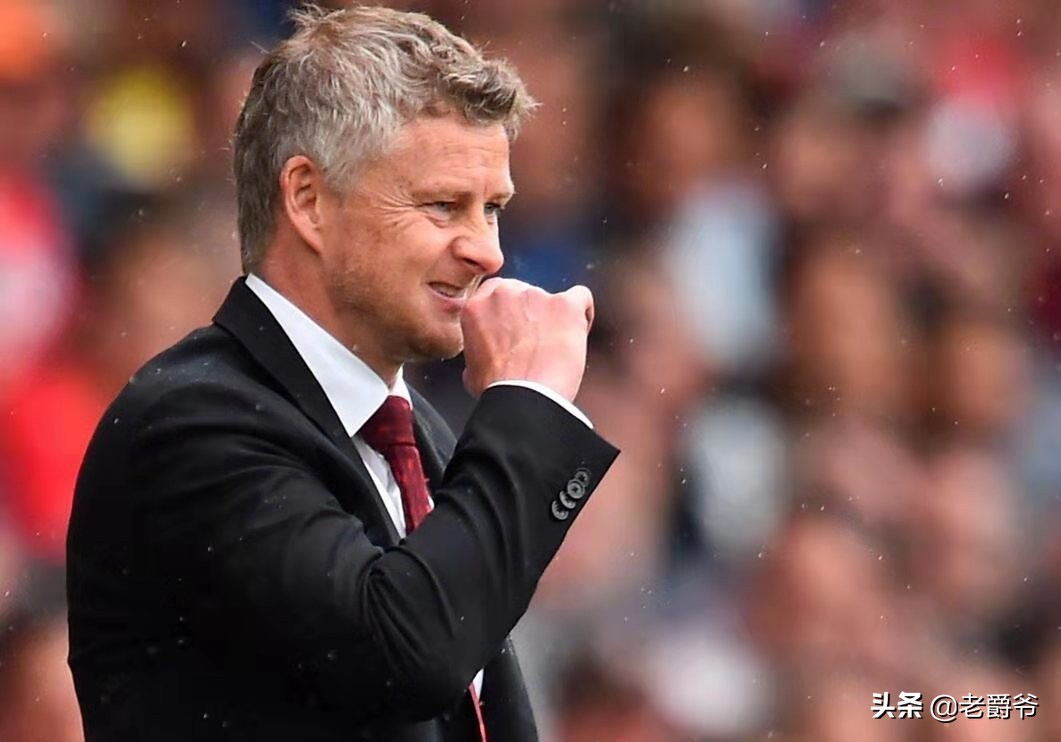 11打10却更难踢，曼联不怕丢人面对铁桶阵时只能找回斯莫林了