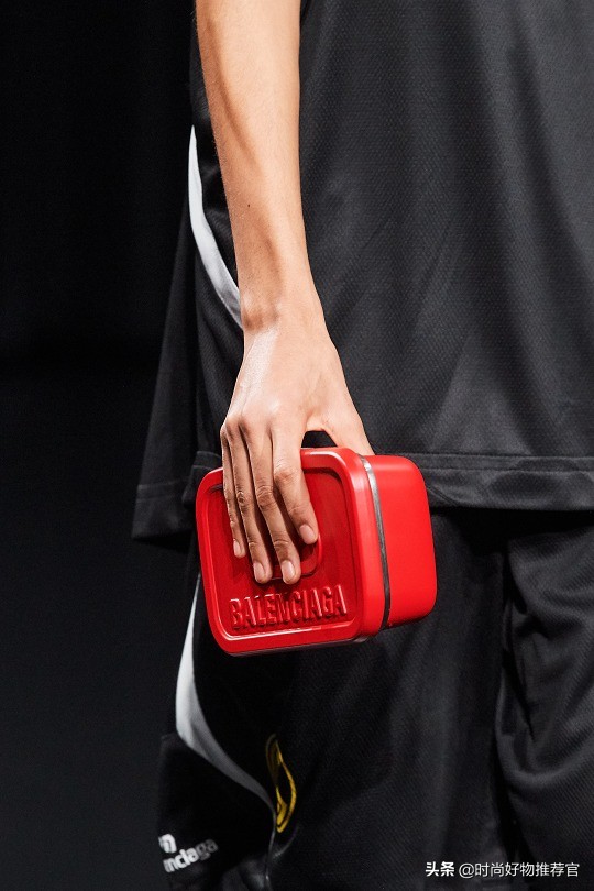 巴黎世家休闲包,巴黎世家运动包