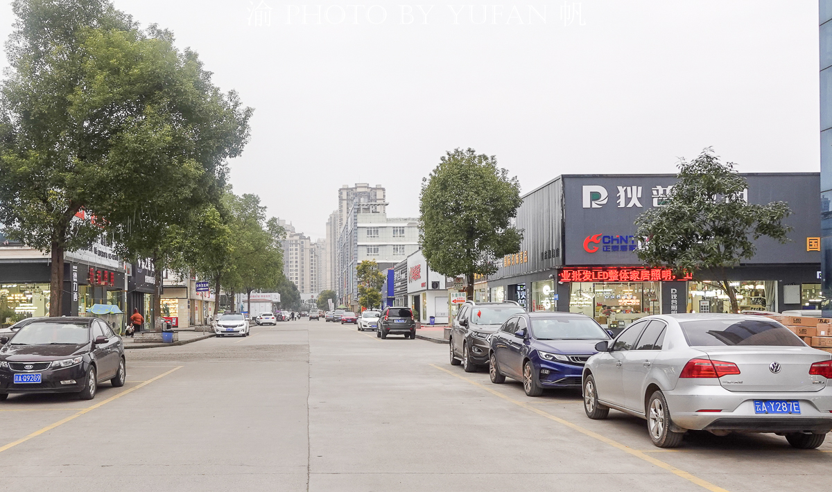 重庆最大灯具城在哪里,重庆西南灯饰城