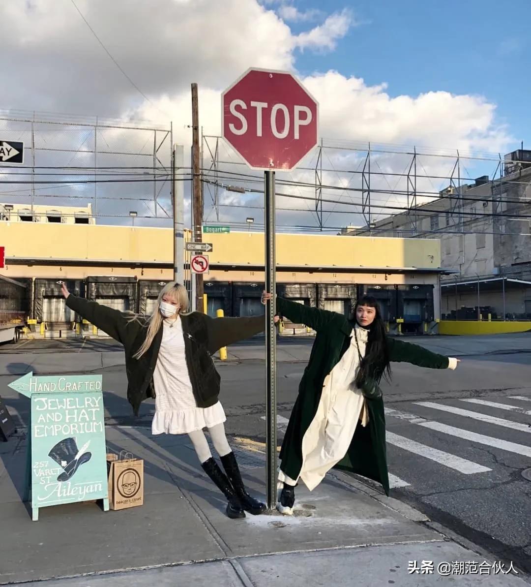 楂樹釜瀛愭儏渚ｆ挒鑹茬郴绌挎惌,鎾炶～鍑犵巼鏋佷綆鎯呬荆绌挎惌蹇冩満璧锋潵