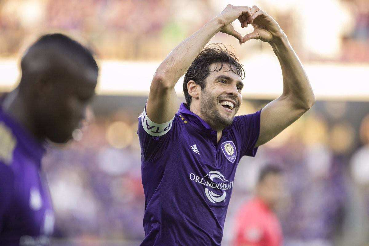 足坛十大帅哥门将,足坛巨星卡卡视频