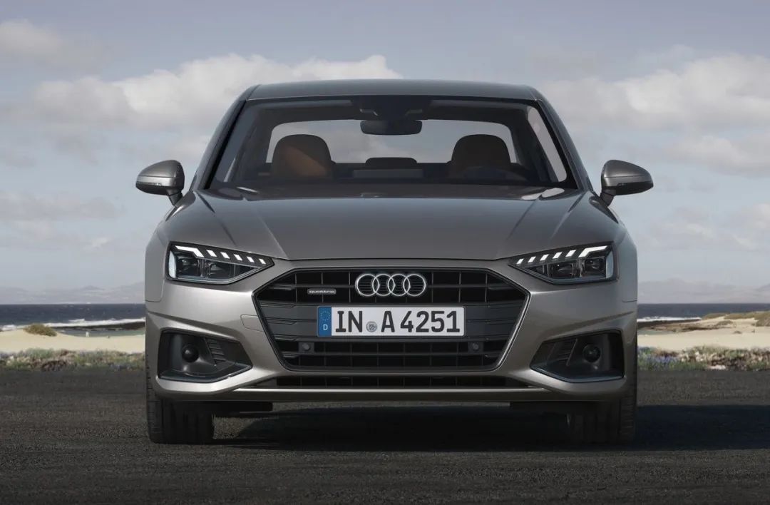 新奥迪a4l跟新宝马3系,运动性