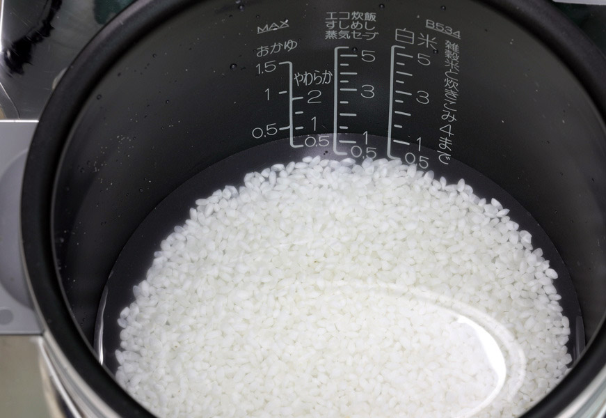 10款大米横评！用同样的锅煮出来的饭却大不同