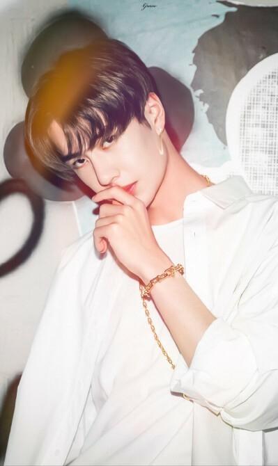 王一博将代言太平鸟,王一博代言鸭鸭羽绒服女装