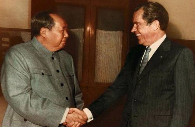 “公者千古，私者一时”，这是对毛*东泽**一生艰苦朴素的崇高评价