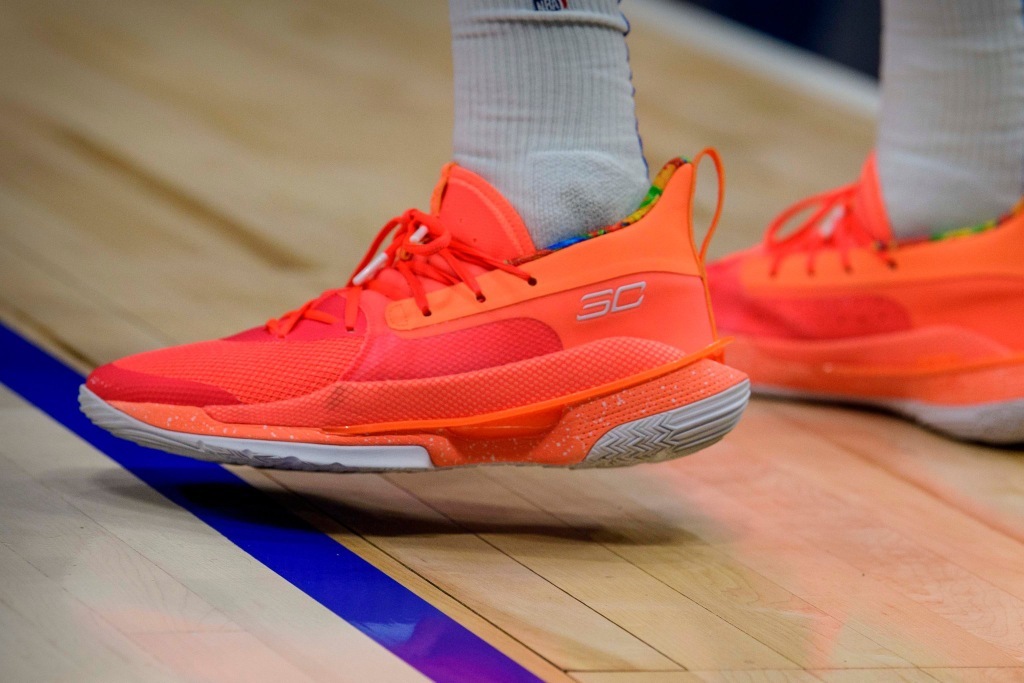 库里7实战神鞋,库里7为啥磨不出声音