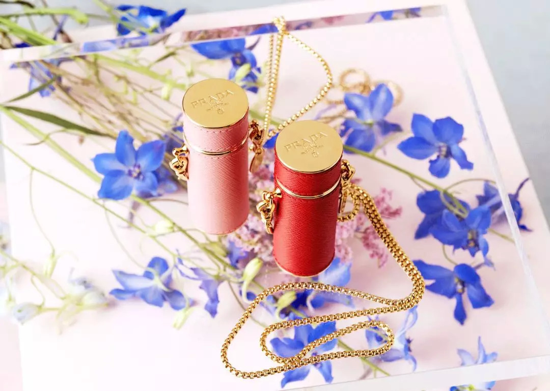 我的胸，我的手指，我的脚腕……都需要一只包包