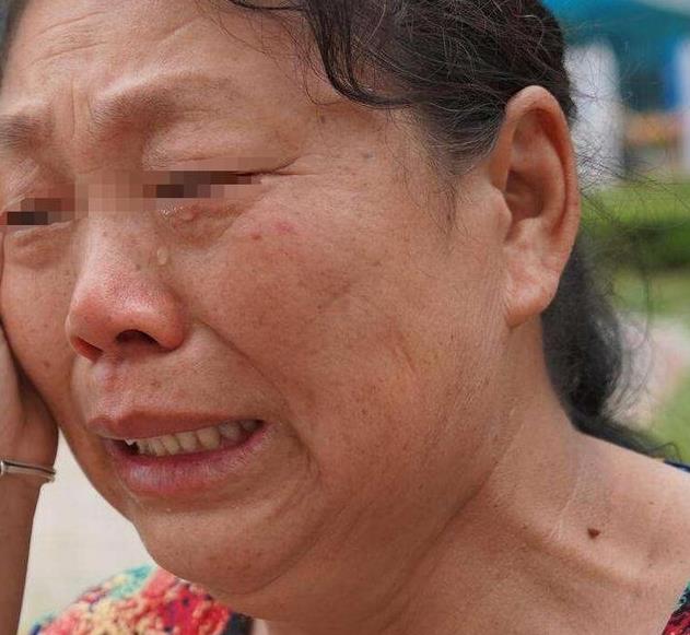 6岁小孩长了双排牙怎么办,6岁小孩长出双排牙是不是龅牙