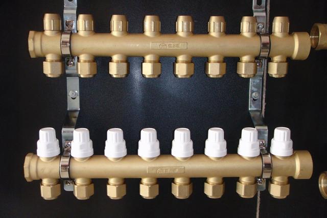 地暖安装是不是很累的活,地暖怎么安装维修方便