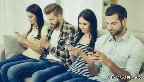 帕梅拉10分钟改善圆肩驼背,改善圆肩驼背的最有效动作