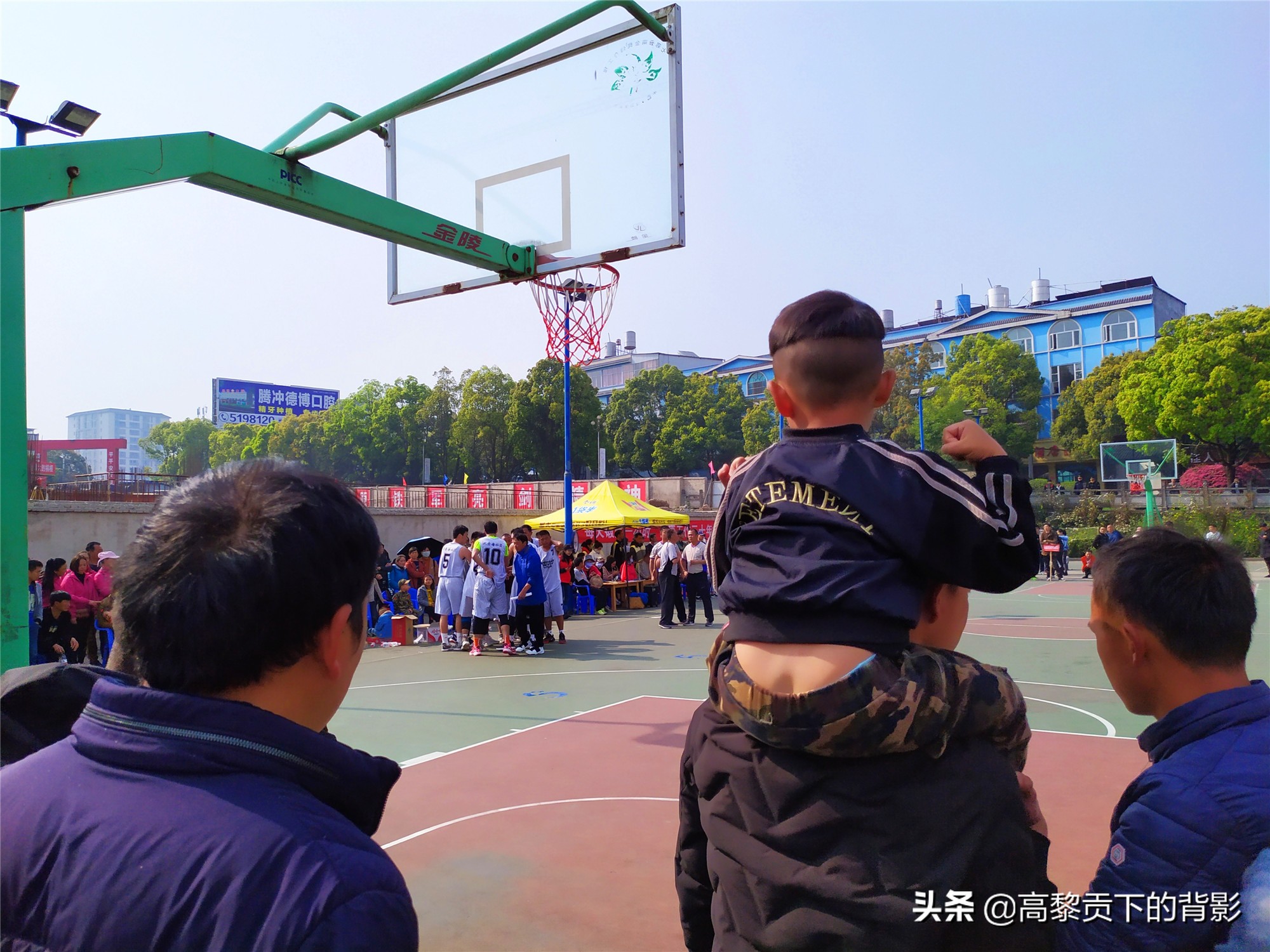 云南腾冲偶遇篮球赛顺便看看腾冲的体育设施如何？