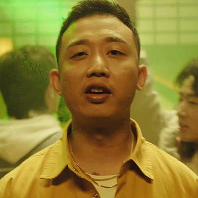 真香鼻祖化身新裤子、GAI迷弟,反转演绎乐堡啤酒式真香定律