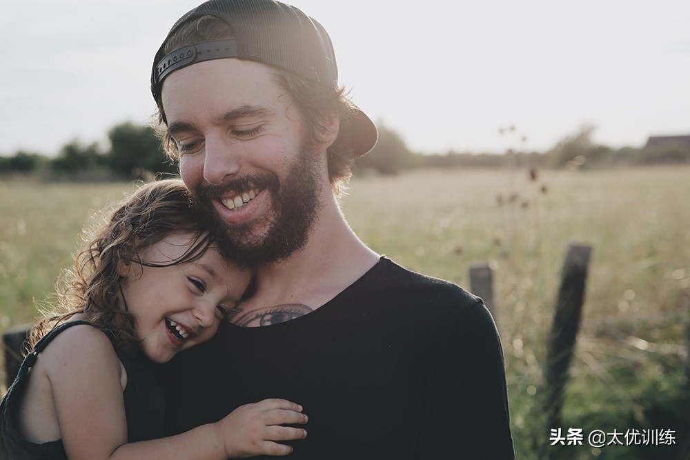 每天家长与孩子拥抱一分钟的感受,每个家长都要学会的五句话