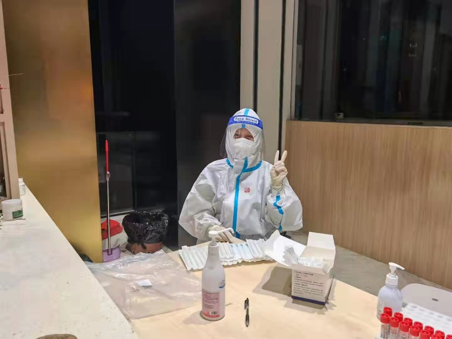 区街新闻｜70多幅照片记录世茂滨江社区辖内志愿者，南京感谢你们