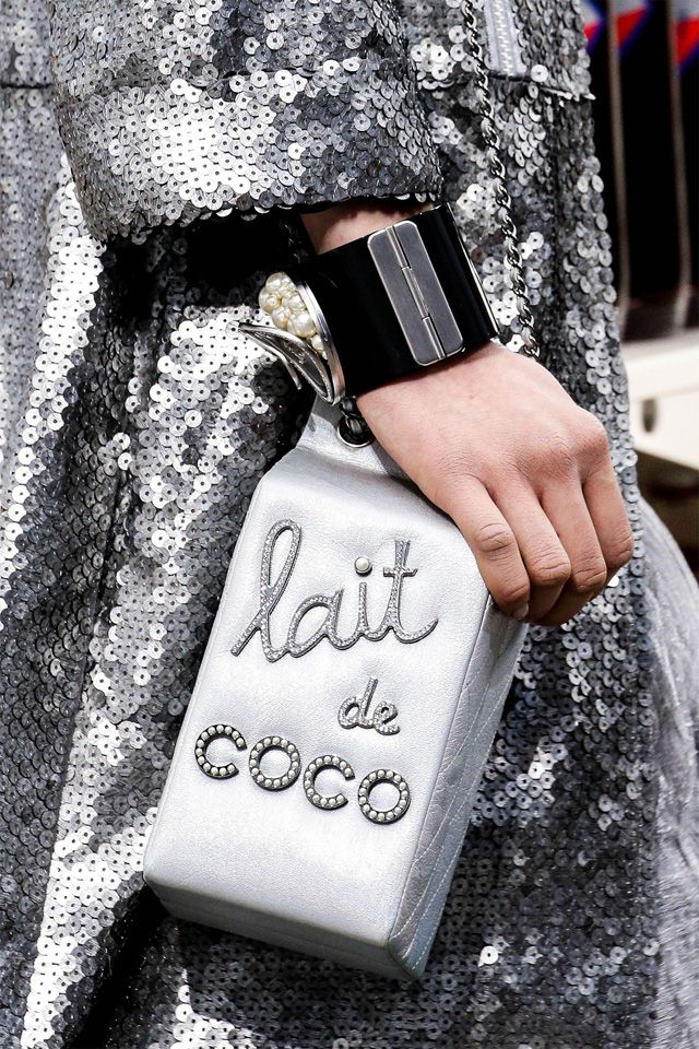 老佛爷卡尔拉格斐亲自掌舵的香奈儿包怎么买？史上最知名包款整理