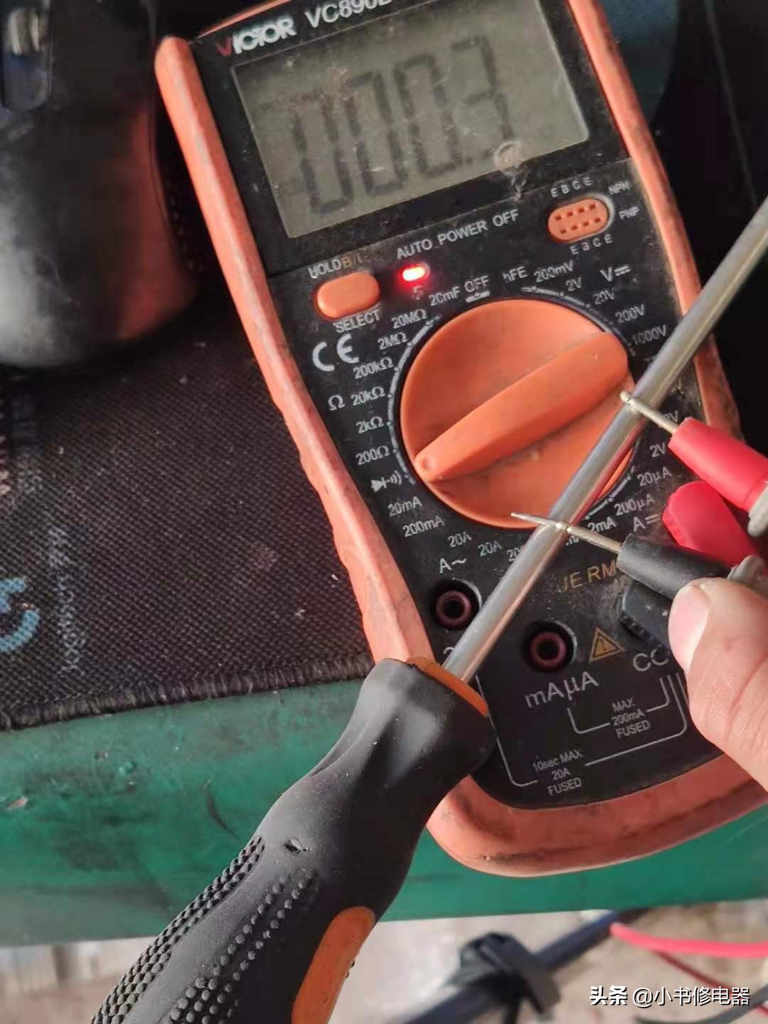 新手怎么学会用万用表,如何使用数字万用表教程