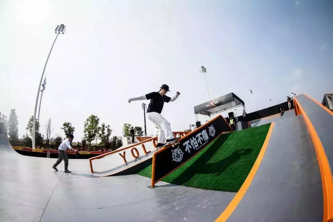 从“圈层”到“文化”的突围，江小白YOLO靠的是什么？