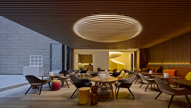 开咖啡馆的小确幸，奢侈品牌也要有